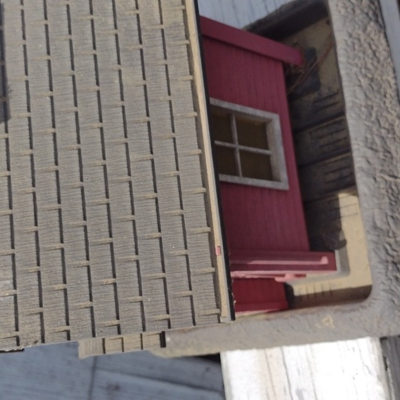 Rustic Red  Bird House /Feeder - Picture 3 of 5